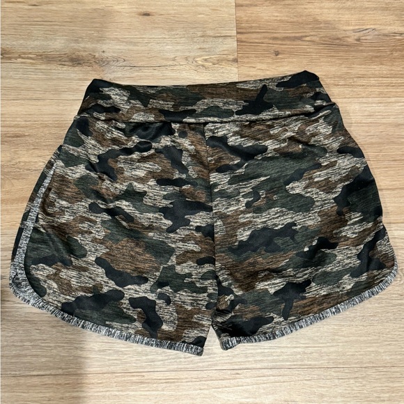 Camouflage shorts - Picture 2 of 3